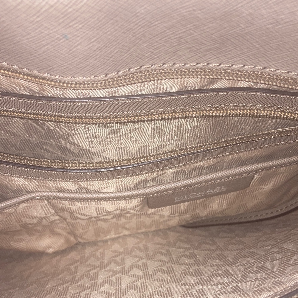 Geniune  MICHAEL by Micheal Kors Large Jet Set  Tote  with multiple organizers! - Picture 15 of 17